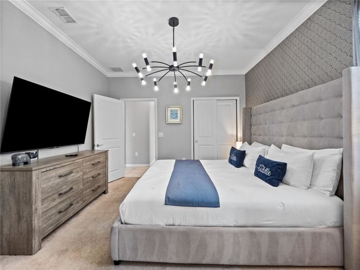 Image No.11-6 Bed Property for sale