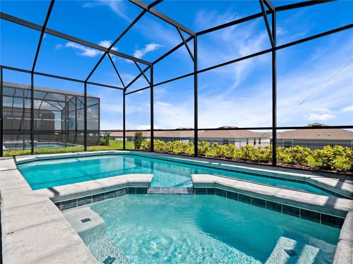 Image No.24-6 Bed Property for sale