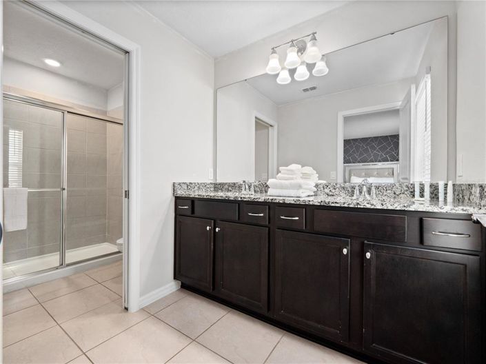 Image No.26-6 Bed Property for sale