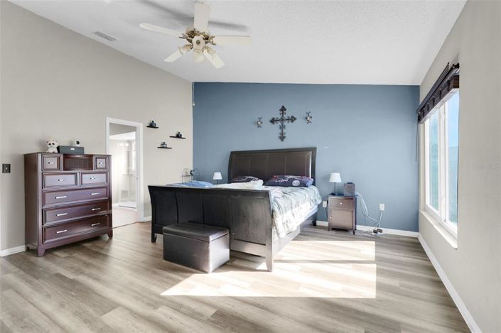 Image No.22-4 Bed Property for sale