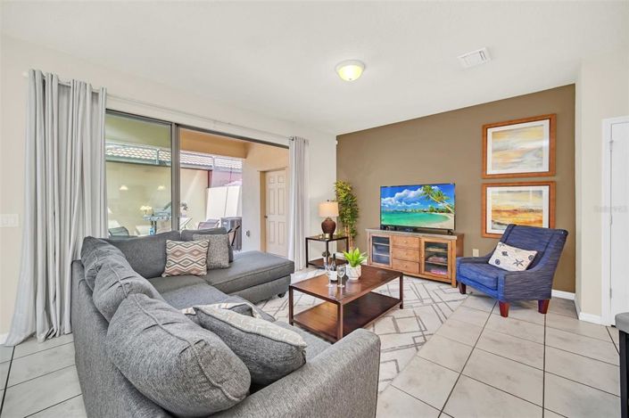 Image No.13-5 Bed Townhouse for sale