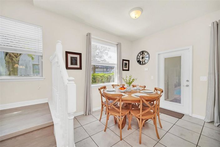 Image No.21-5 Bed Townhouse for sale