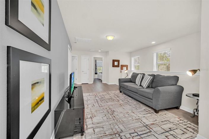 Image No.26-5 Bed Townhouse for sale