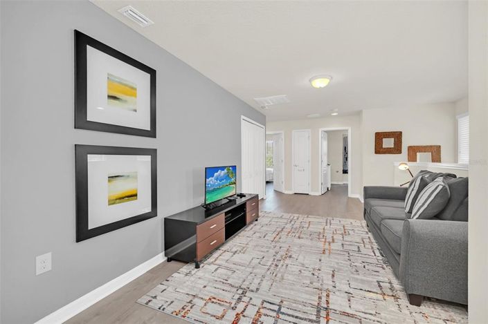 Image No.27-5 Bed Townhouse for sale