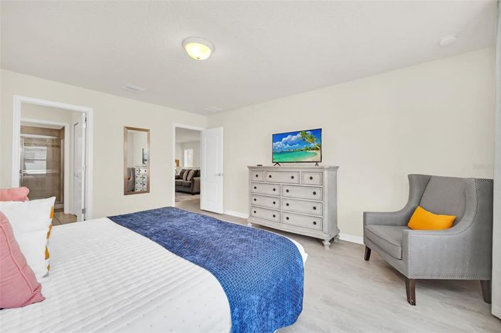 Image No.30-5 Bed Townhouse for sale