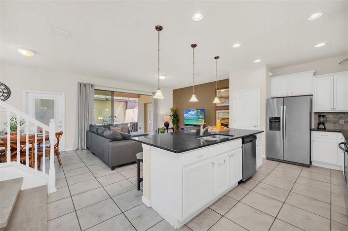 Image No.5-5 Bed Townhouse for sale