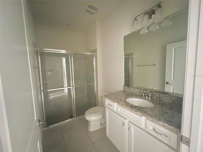 Image No.17-5 Bed Townhouse for sale