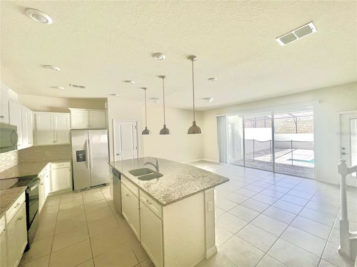 Image No.3-5 Bed Townhouse for sale