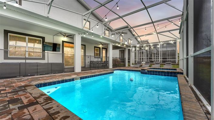 Image No.13-8 Bed Property for sale