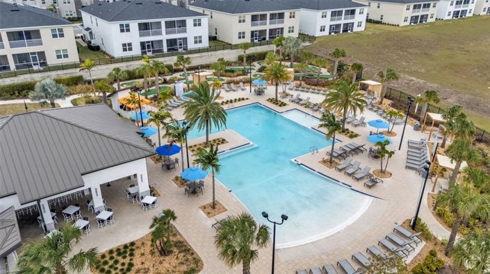 Image No.20-8 Bed Property for sale