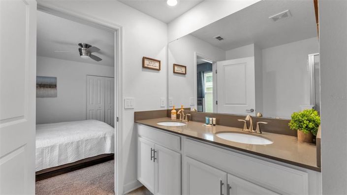 Image No.43-8 Bed Property for sale