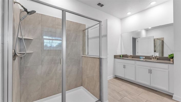 Image No.55-8 Bed Property for sale