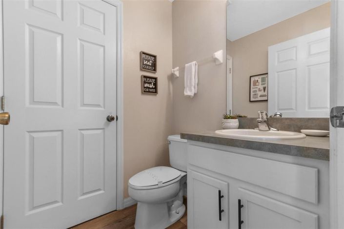 Image No.12-3 Bed Property for sale