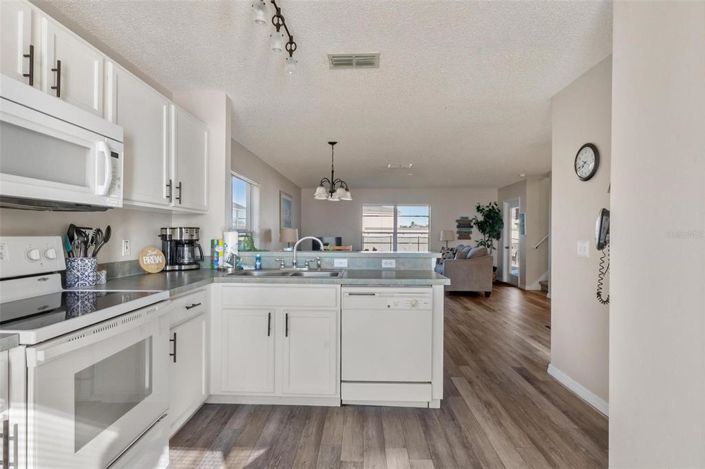 Image No.5-3 Bed Property for sale