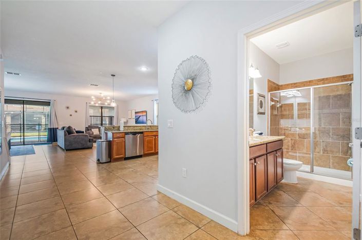 Image No.15-8 Bed Property for sale