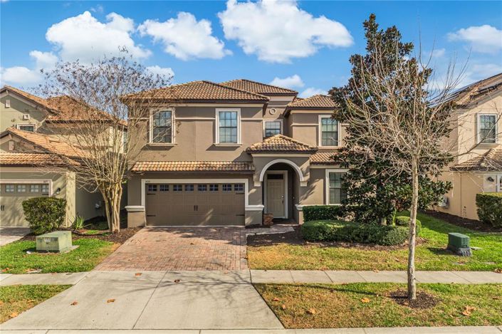 Image No.2-8 Bed Property for sale