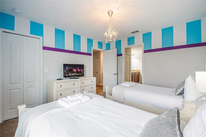 Image No.41-8 Bed Property for sale