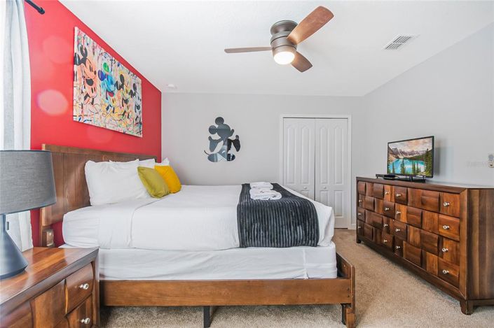 Image No.53-8 Bed Property for sale