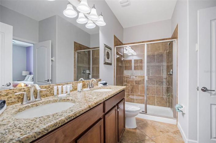 Image No.9-8 Bed Property for sale