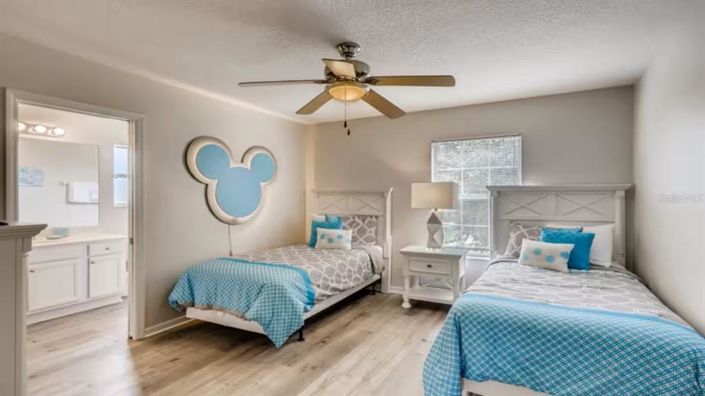 Image No.19-7 Bed Property for sale