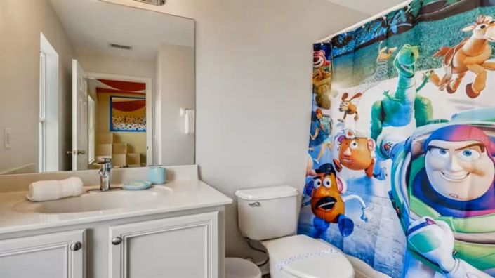 Image No.28-7 Bed Property for sale