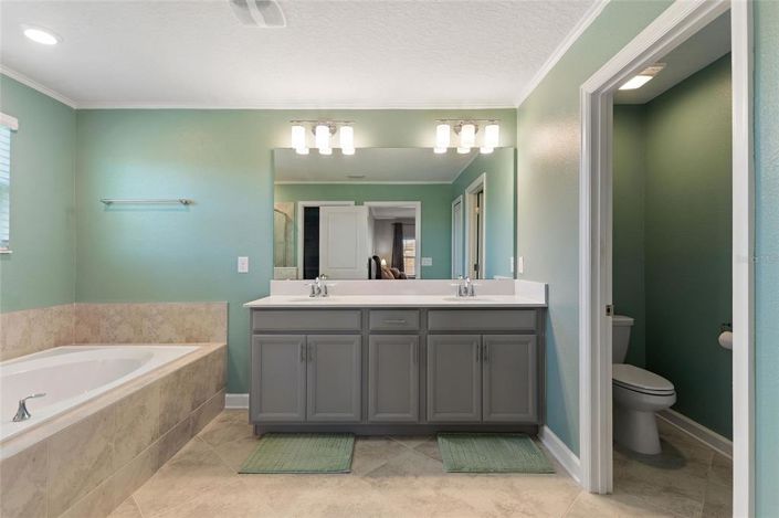 Image No.28-4 Bed Property for sale