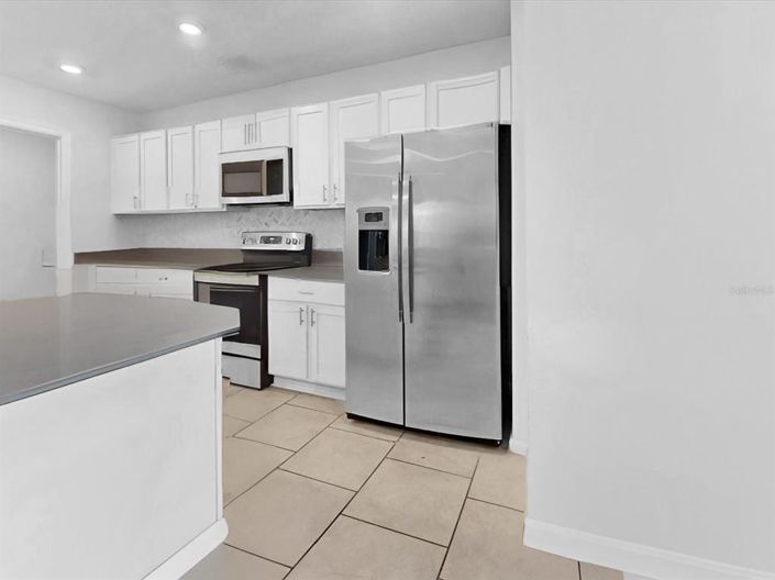 Image No.10-5 Bed Property for sale