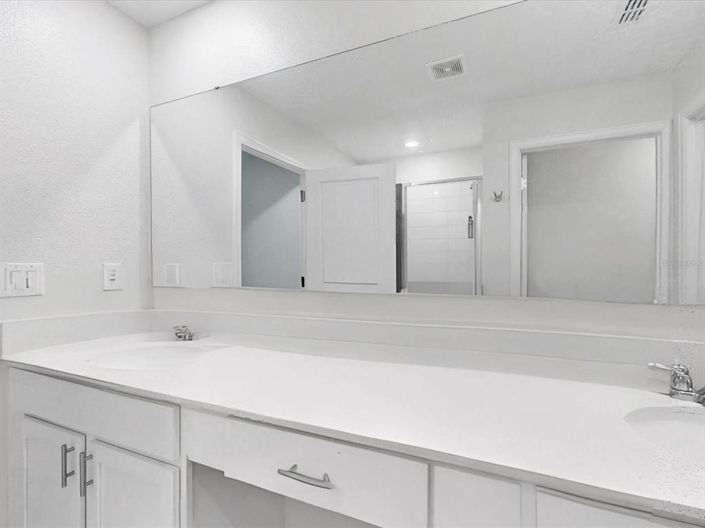 Image No.14-5 Bed Property for sale