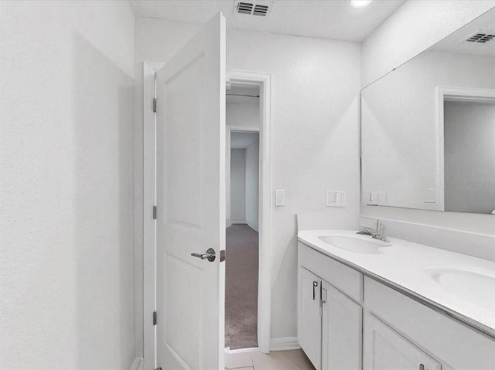 Image No.19-5 Bed Property for sale