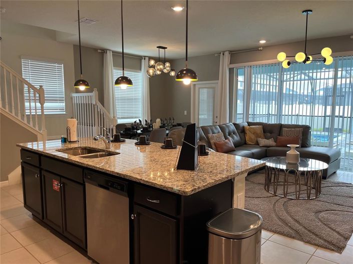 Image No.10-5 Bed Townhouse for sale