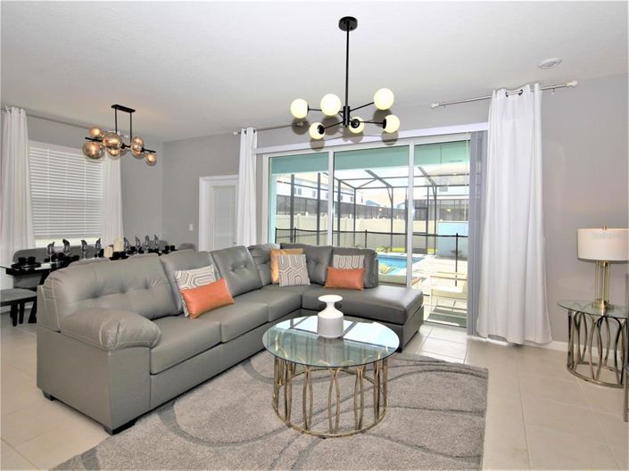 Image No.17-5 Bed Townhouse for sale