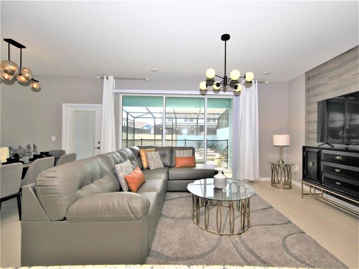 Image No.18-5 Bed Townhouse for sale