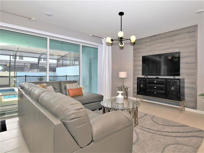 Image No.19-5 Bed Townhouse for sale