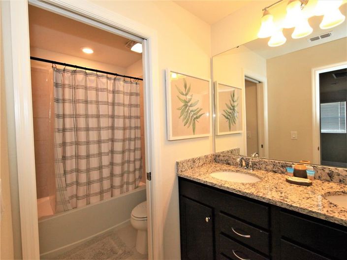 Image No.36-5 Bed Townhouse for sale