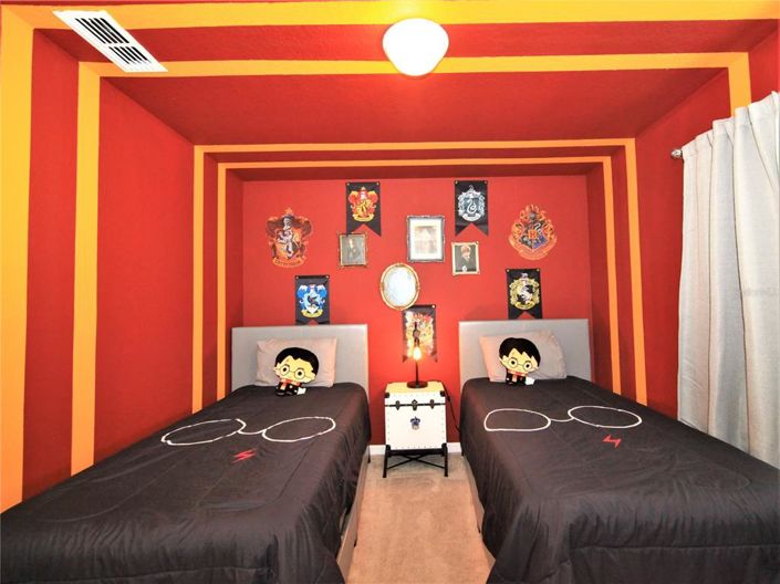 Image No.40-5 Bed Townhouse for sale