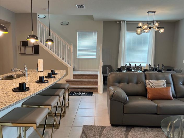 Image No.9-5 Bed Townhouse for sale