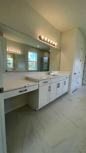 Image No.14-5 Bed Property for sale