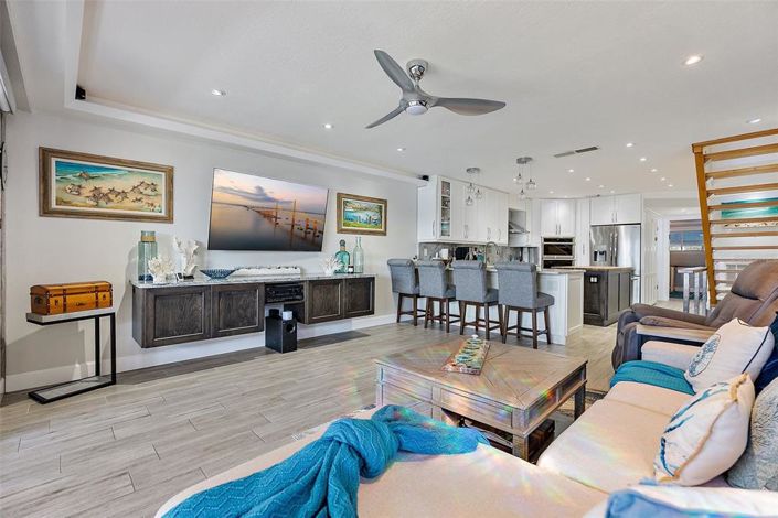 Image No.11-4 Bed Townhouse for sale