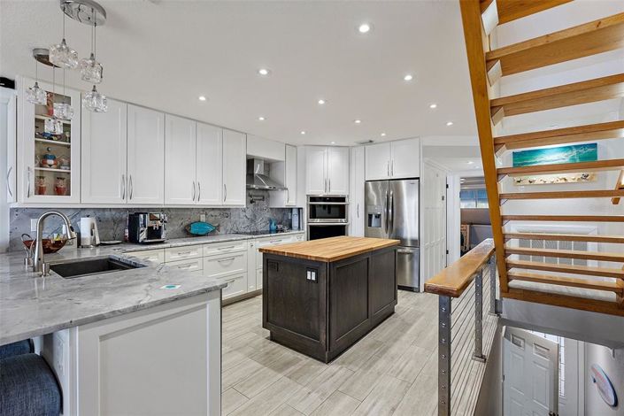 Image No.16-4 Bed Townhouse for sale