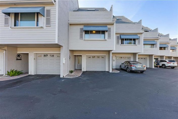 Image No.2-4 Bed Townhouse for sale