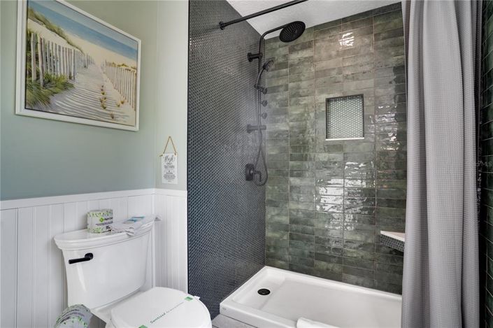 Image No.17-3 Bed Property for sale