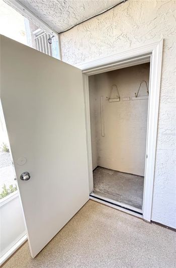 Image No.25-1 Bed Property for sale