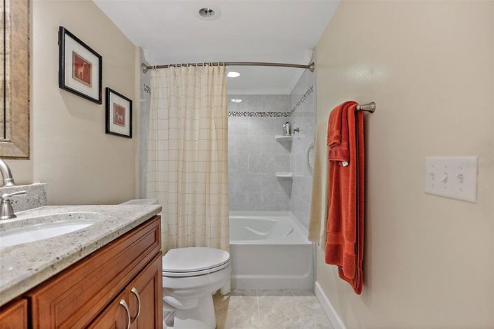 Image No.20-2 Bed Property for sale