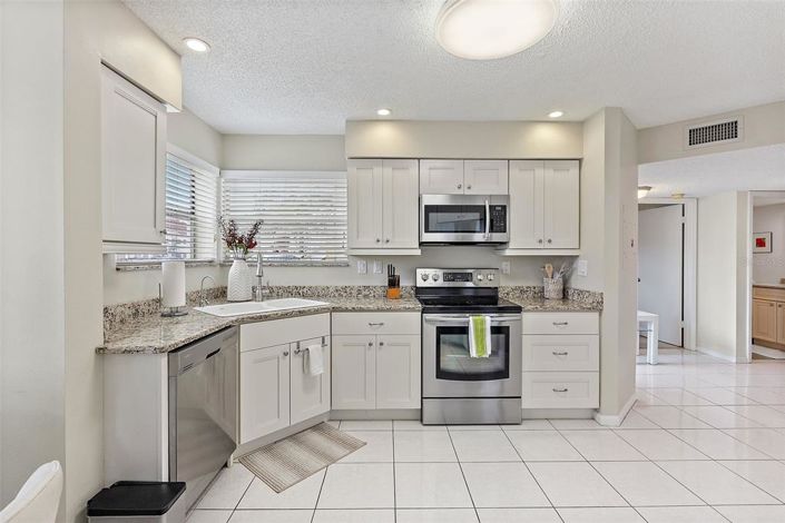 Image No.7-2 Bed Property for sale