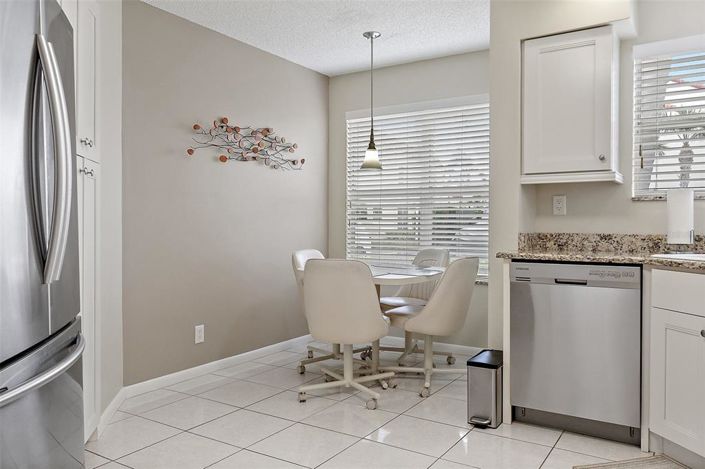 Image No.8-2 Bed Property for sale