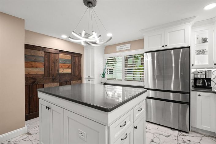 Image No.18-2 Bed Townhouse for sale