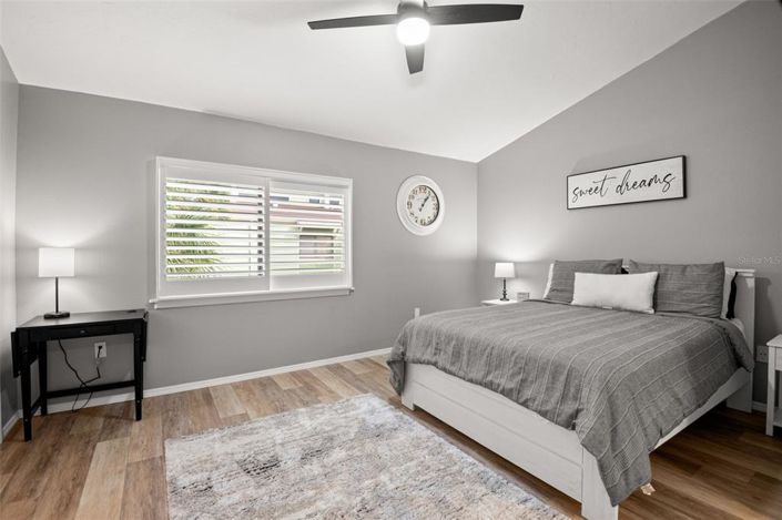 Image No.33-2 Bed Townhouse for sale