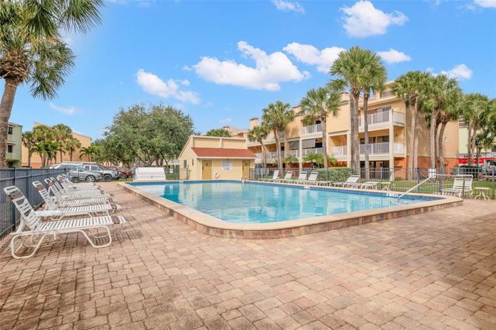 Image No.41-2 Bed Townhouse for sale