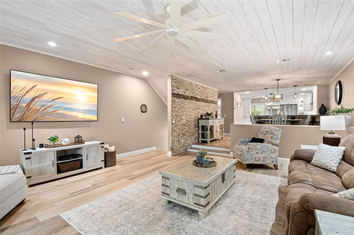 Image No.8-2 Bed Townhouse for sale