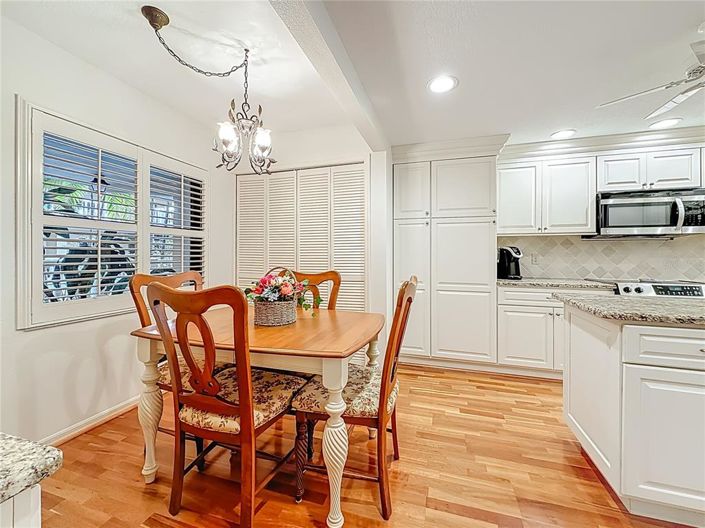 Image No.17-2 Bed Property for sale